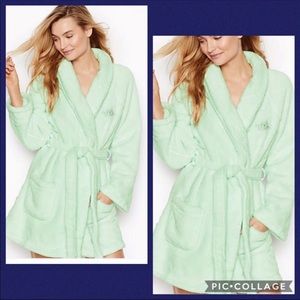 Vs cozy short robe sz XS sm jade